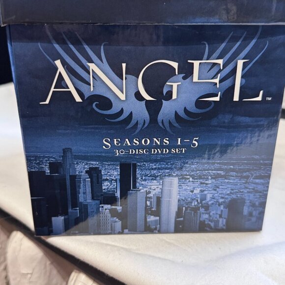 🧛‍♂️✨ RARE Collector’s Edition – Angel: The Complete Series (Limited Edition)🧛 - Picture 14 of 16